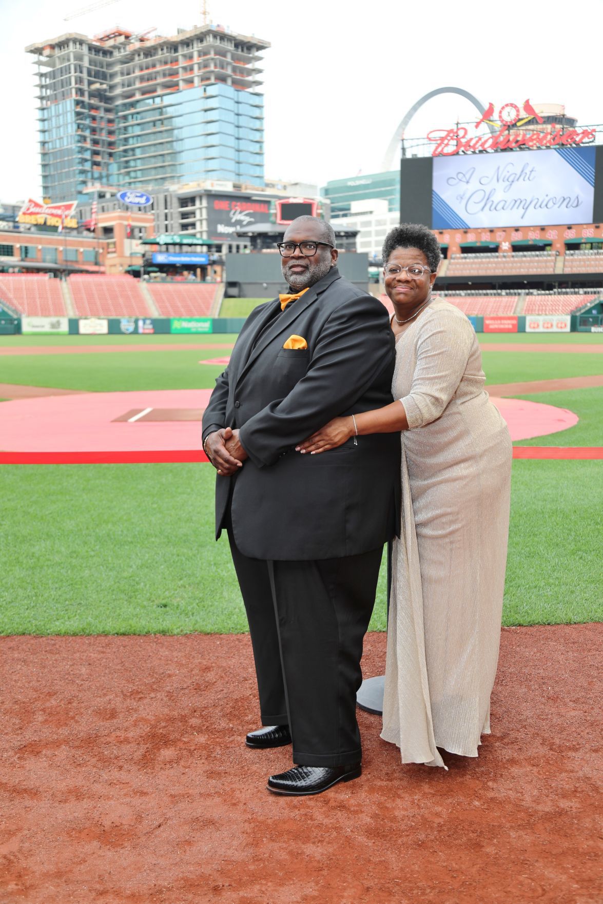 Charles Barnes, Lisa Fields